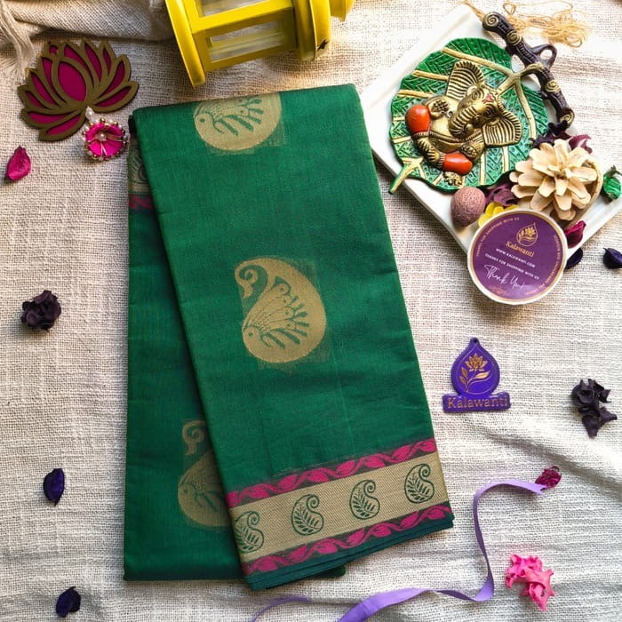 80-Count-Chettinadu-Cotton-Saree-in-Emerald-Green-with-Mango-Mayil-Motifs-Chennai-Tamilnadu-Andhara-karnataka-kerala